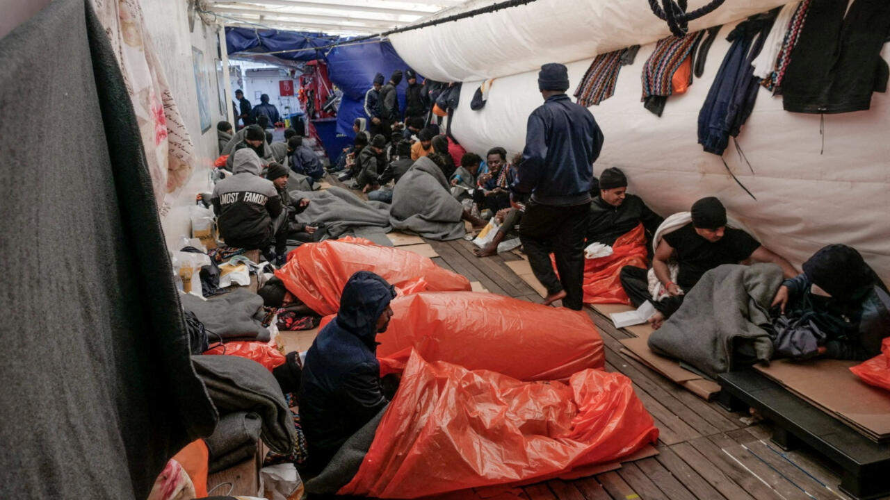 EU ministers seek to resolve feud over illegal Mediterranean migrants