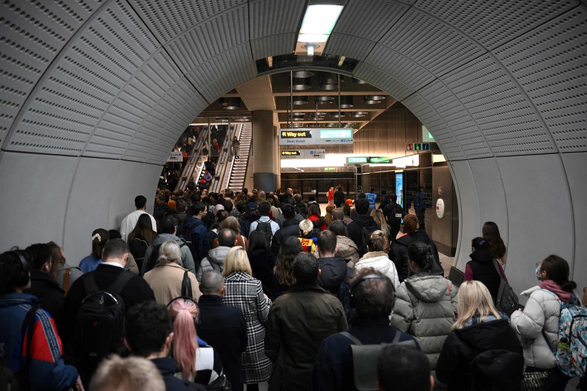 Tube strike: Commuters told to expect Friday morning misery