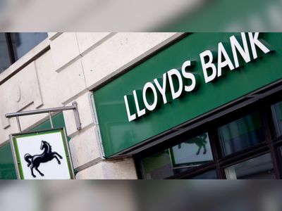 UK's Lloyds Bank offers staff 2,000 pounds minimum pay rise