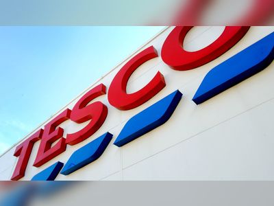 Cost of living: Tesco offers staff pay advances to help meet debt deadlines