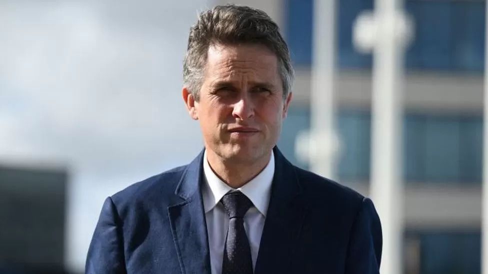 Gavin Williamson text messages unacceptable, PM says