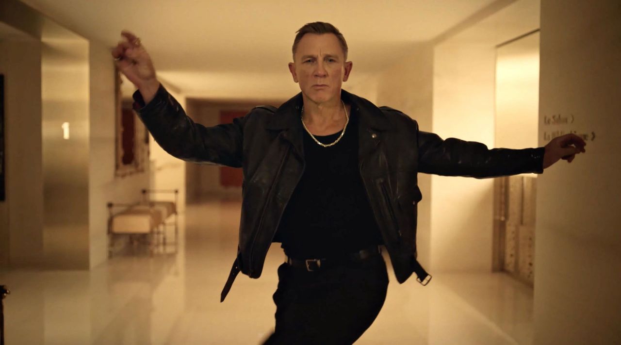 Daniel Craig's flamboyant dancing in new vodka advert is a cinematic masterpiece