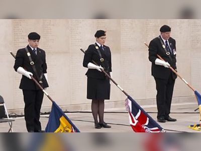 UK falls silent to mark Armistice Day