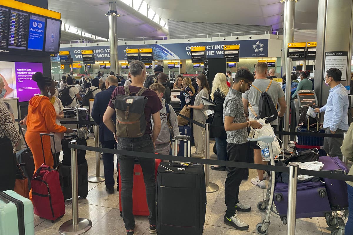 UK braces for Christmas airports chaos as Border Force strike set to begin