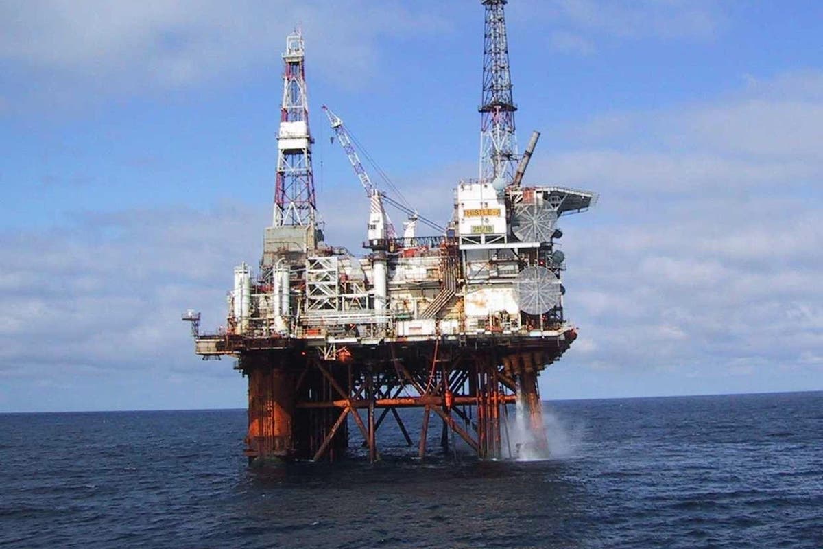 North Sea oil workers fear being stranded at Christmas amid flight cancellations