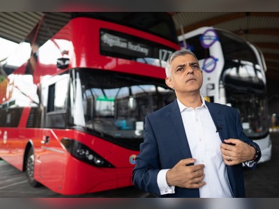 Mayor in new row over planned cuts to ‘iconic’ bus routes
