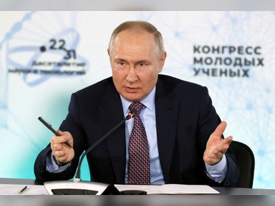 Putin Signs Law Expanding Russia's Rules Against "LGBT Propaganda"
