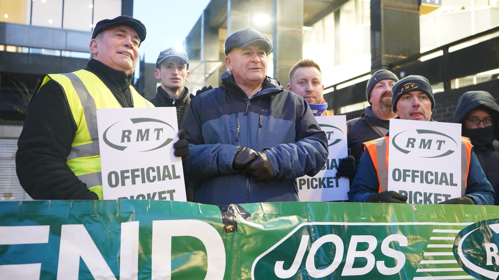 Rail strikes: Pay deal 'achievable' between train companies and unions, RMT boss Mick Lynch says