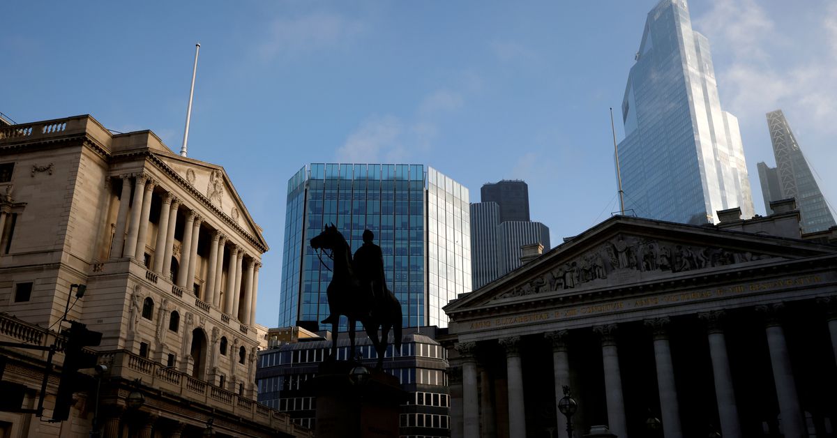 Bank of England warns higher rates and inflation to squeeze households in 2023
