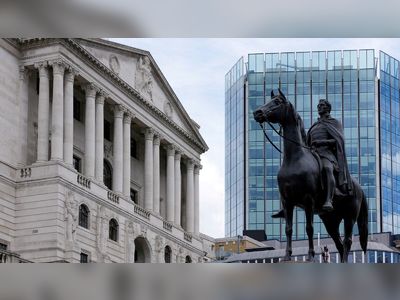 Higher risk of households defaulting on loans as Bank warns of worsening financial conditions