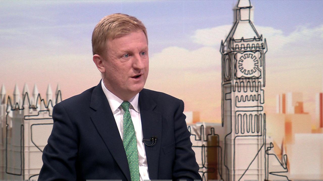 Minister urges unions to call off nurse strikes