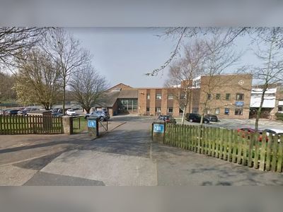 Hove secondary school pupil dies with suspected strep A