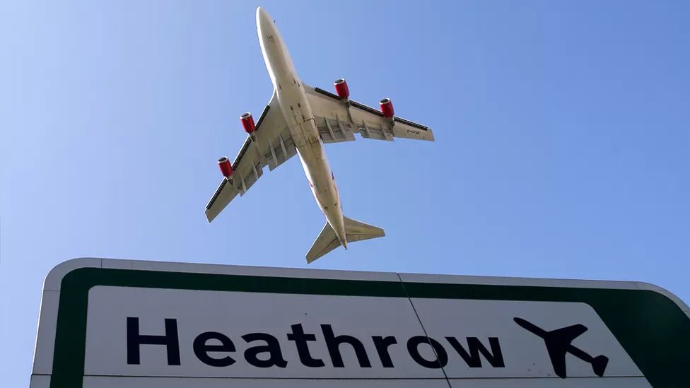 Heathrow faces pre-Christmas baggage handlers strike