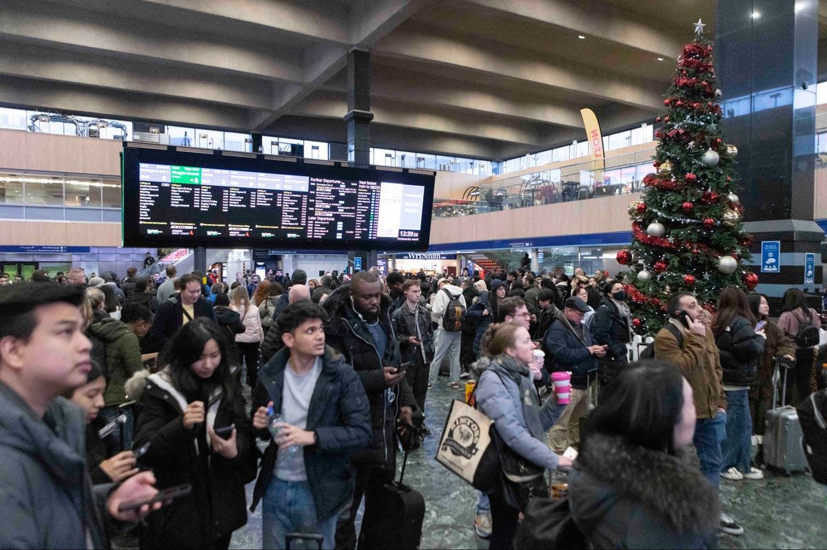 Boxing Day bargain-hunters warned of traffic jams amid rail strike