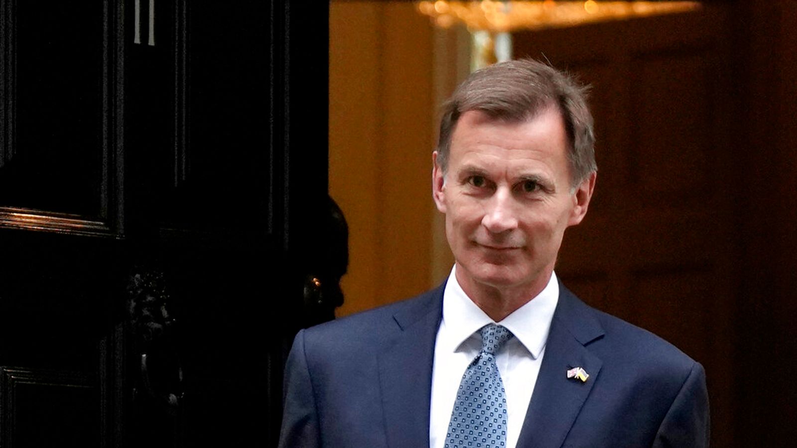 Jeremy Hunt dismisses economic 'gloom' as he dashes Tory hopes of tax cuts