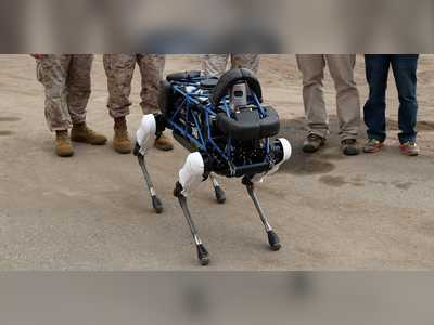 Marines fooled a DARPA robot by hiding in a cardboard box while giggling and pretending to be trees