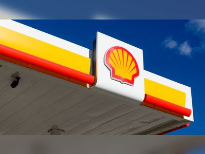 Shell to  be hit by £1.7bn in UK and EU windfall taxes