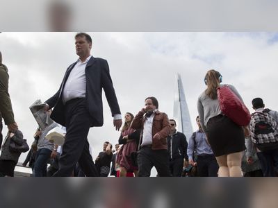 UK income inequality widens after pandemic dip