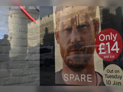 Bookshops open at midnight for rush to purchase Prince Harry’s Spare
