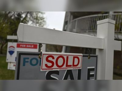Foreigners now banned from buying homes in Canada