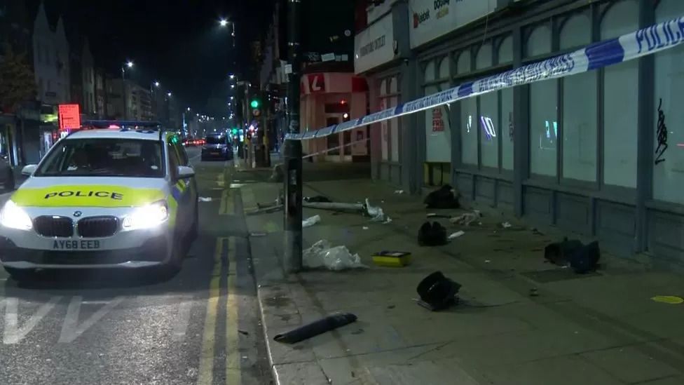 Harringay: Six pedestrians injured in hit and run