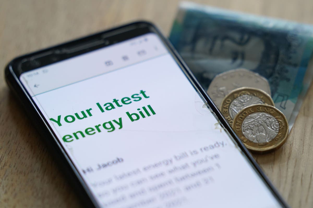 Energy bills set to eat up a tenth of average salary – TUC