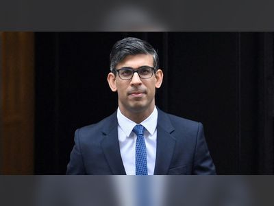 UK's Sunak tells Ukraine's Zelenskiy he will focus not on peace for Ukraine but on providing military equipment