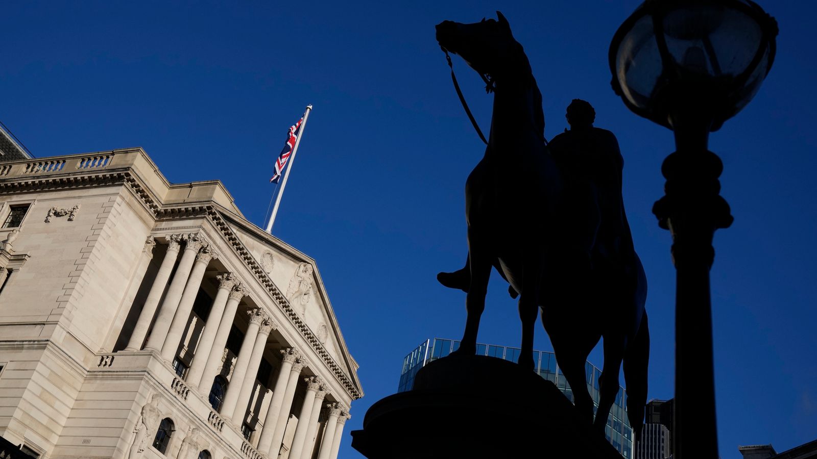 Bank of England rate-setter urges more hikes to avoid 'policy boogie'