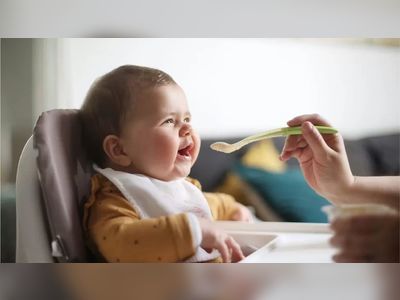Parents to be offered weaning advice for babies in England
