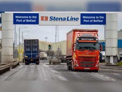 Brexit: Rishi Sunak in Belfast for Northern Ireland Protocol talks with Stormont leaders