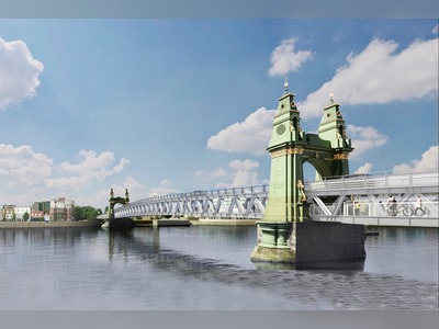 Further planning details revealed for cars on Hammersmith Bridge