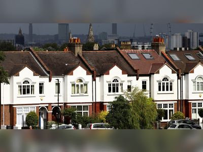 UK house prices bounce unexpectedly in February: Halifax