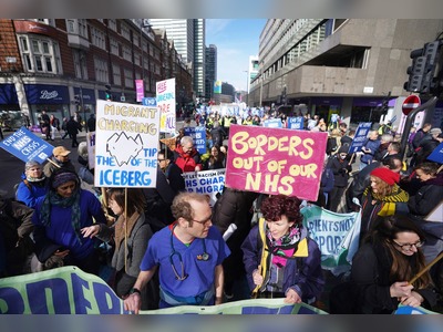 Hundreds of NHS workers descend on capital in support of health service strikes
