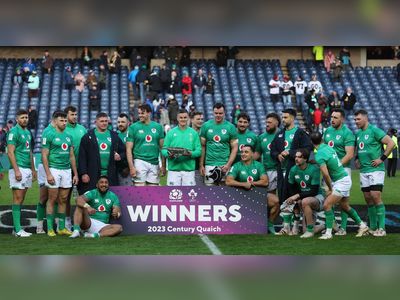 Ireland stay on course for Grand Slam after Scotland win