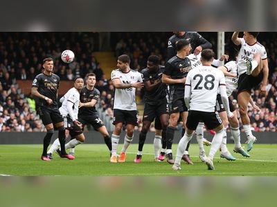 League leaders Arsenal cruise to 3-0 win over Fulham