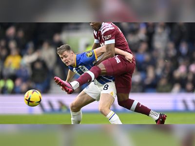 Breezy Brighton in one-sided win over listless Hammers