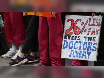 UK doctors begin three-day strike in pay dispute
