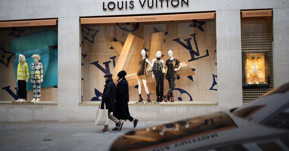London fears losing luxury shoppers to Paris and Milan