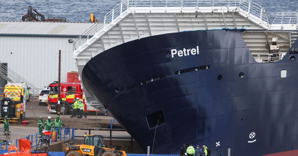 Ship topples in dry dock in Scotland injuring 25