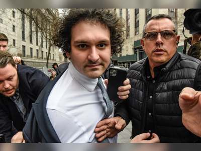 FTX collapse: Bankman-Fried may get flip phone under tougher restrictions