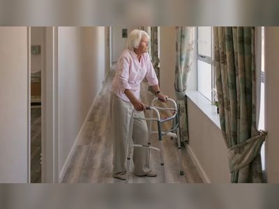 Covid: What happened to care homes early in the pandemic?