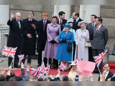 The Crown films pivotal Royal Family moment with 'first look' at Prince Harry