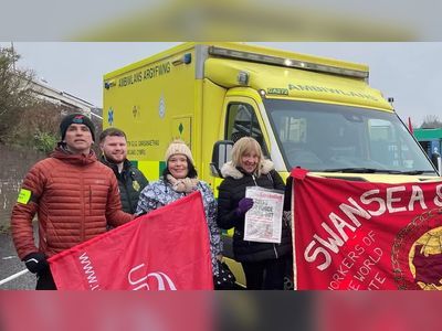 Welsh Ambulance strikes: Unions call off Monday's action