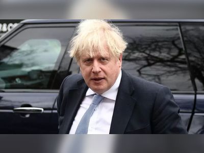 Boris Johnson: Tory MPs will get free vote on any Partygate sanctions