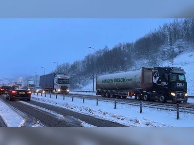 More snow and ice forecast for parts of the UK after travel chaos