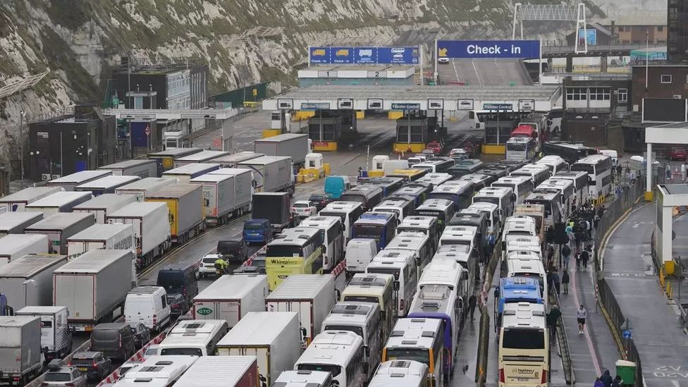 Port of Dover warns passengers of long delays
