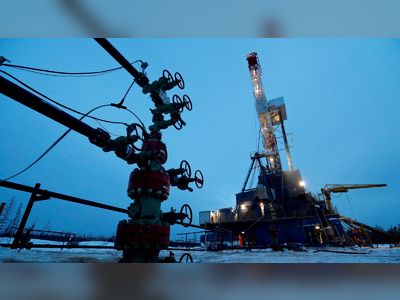 Oil prices rise after major producers vow to cut production