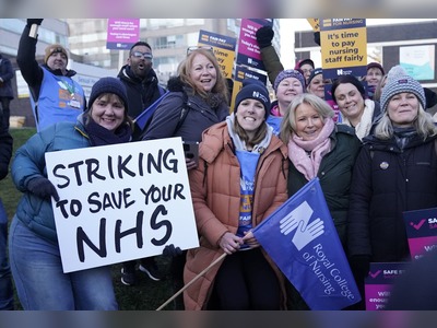 Government to seek court order to stop next month’s nursing strike, union says