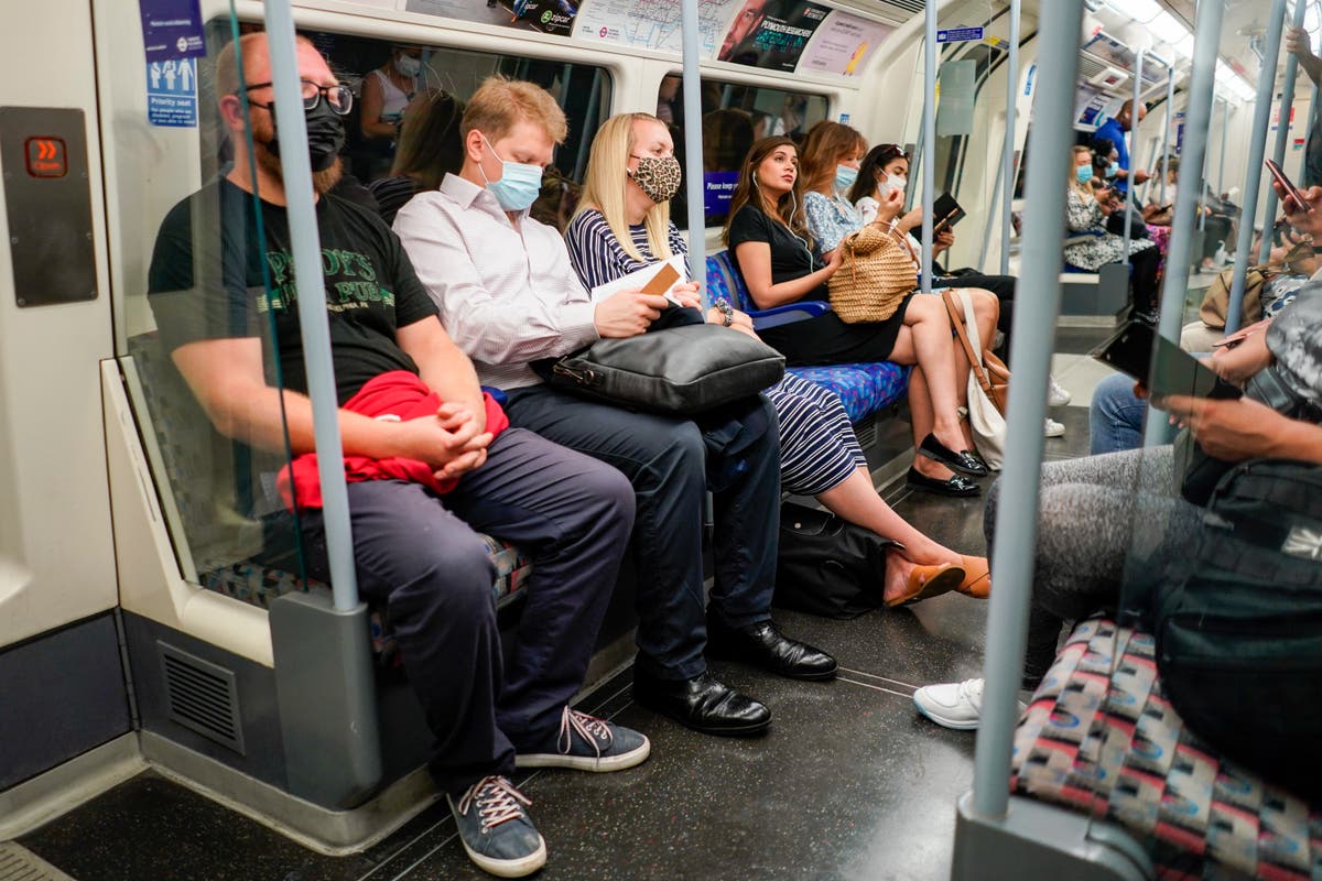 Expert urges people to wear face masks on public transport as Covid variant spreads