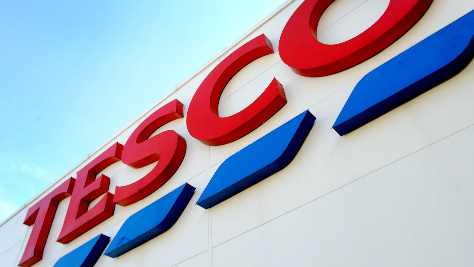 Tesco warns of 'unprecedented' inflation but drops price of milk